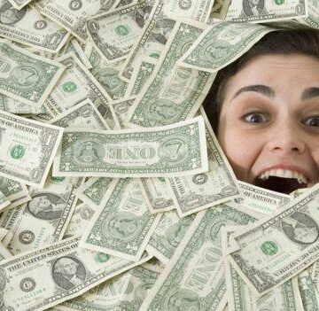 Dos autores concluyen que el dinero sí puede comprar la felicidad